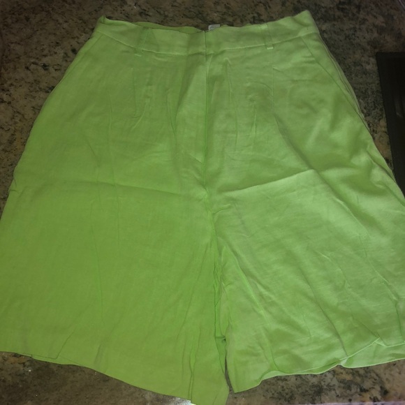 ASOS Mom Shorts in Lime Linen Suit - Picture 5 of 10